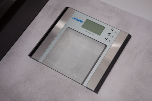 MESKO BATHROOM SCALE WITH ANALYZER