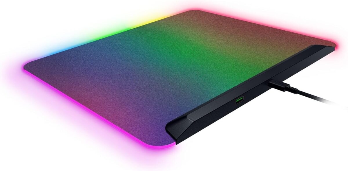 Razer FIREFLY V2 PRO - RGB GAMING MOUSEPAD - USB HUB - BACKLIT LIGHTING