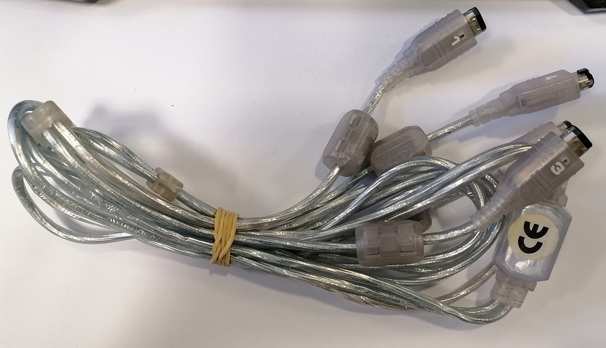 No Name Link Cable Advance to Advance 4 Players UNBOXED (Silver)