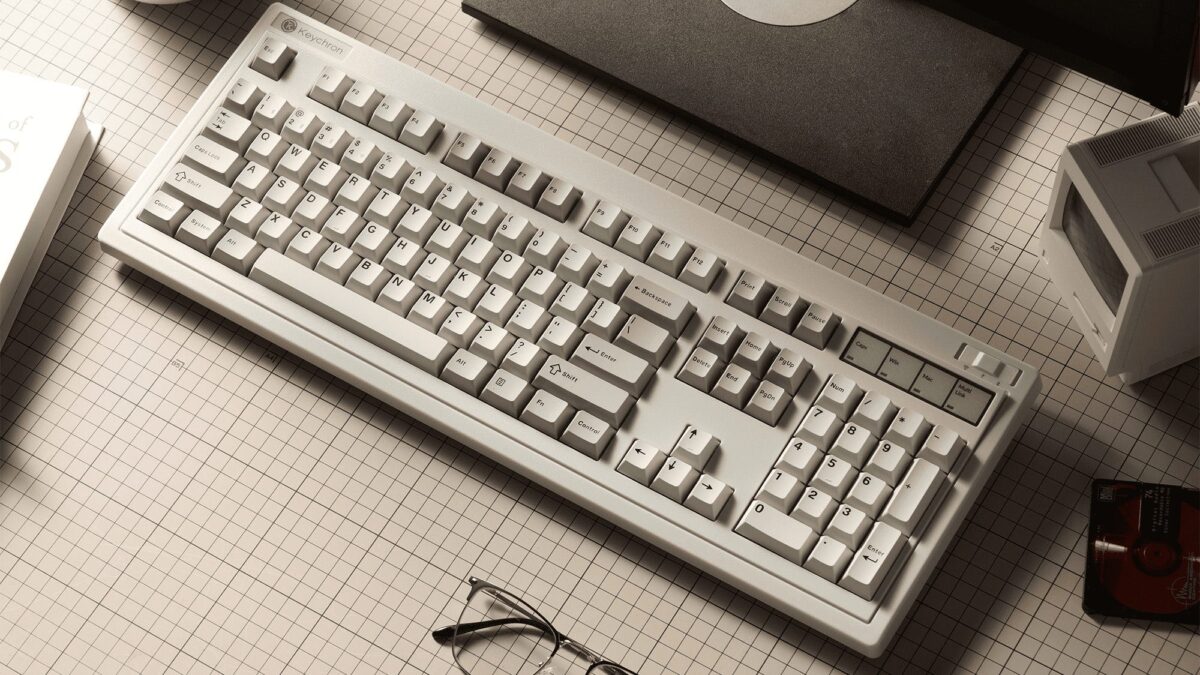 Keychron R6 (R6-M1) QMK Wireless Mechanical Keyboard Red Switch Hot-Swap RGB 100% US Retro