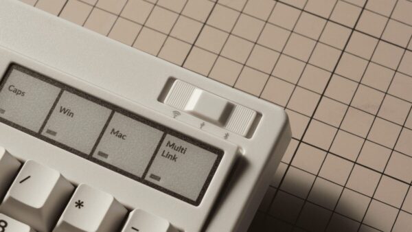Keychron R6 (R6-M4) QMK Wireless Mechanical Keyboard Banana Switch Hot-Swap RGB 100% US Retro